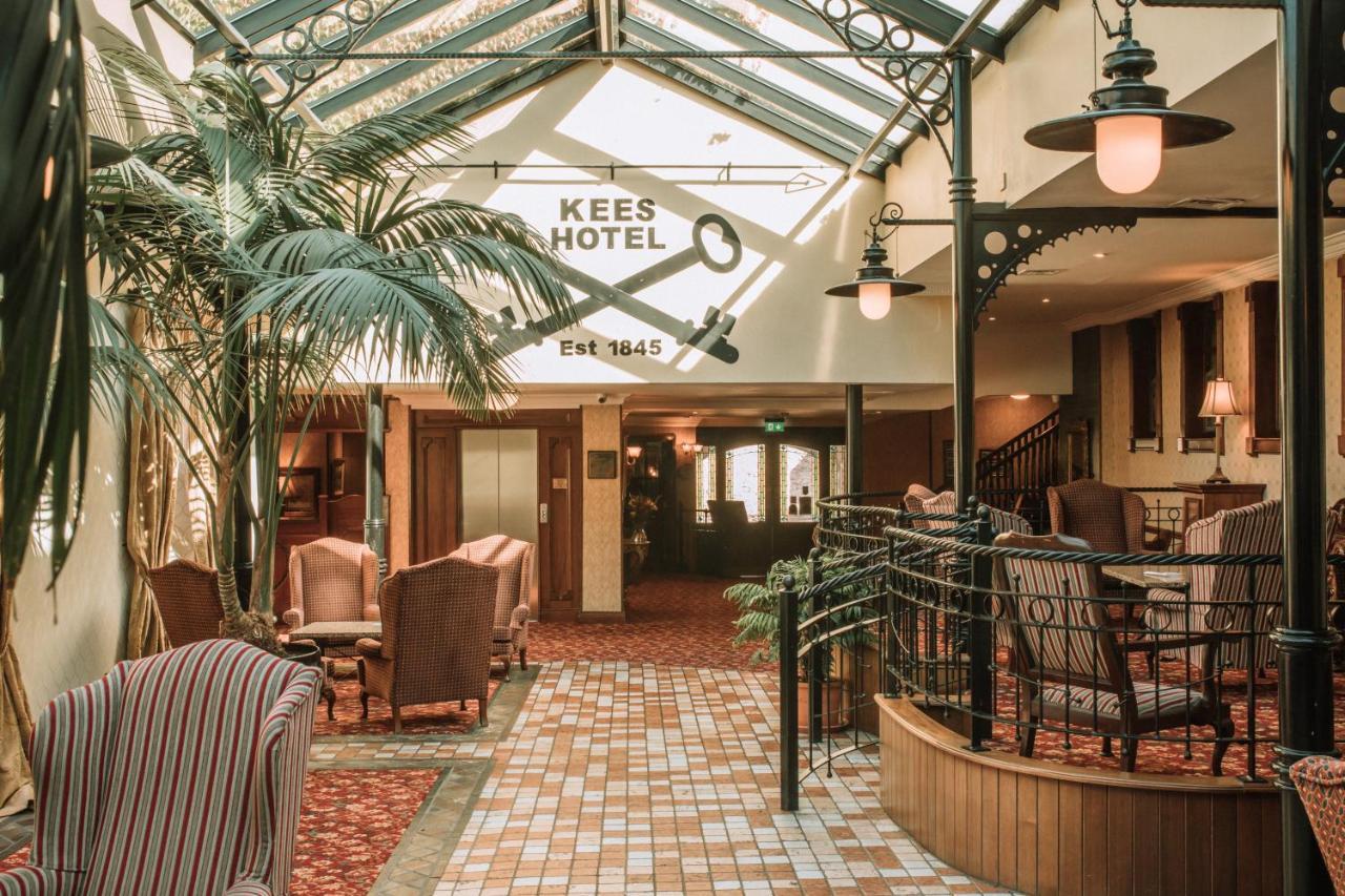 Kee'S Hotel Stranorlar Екстер'єр фото