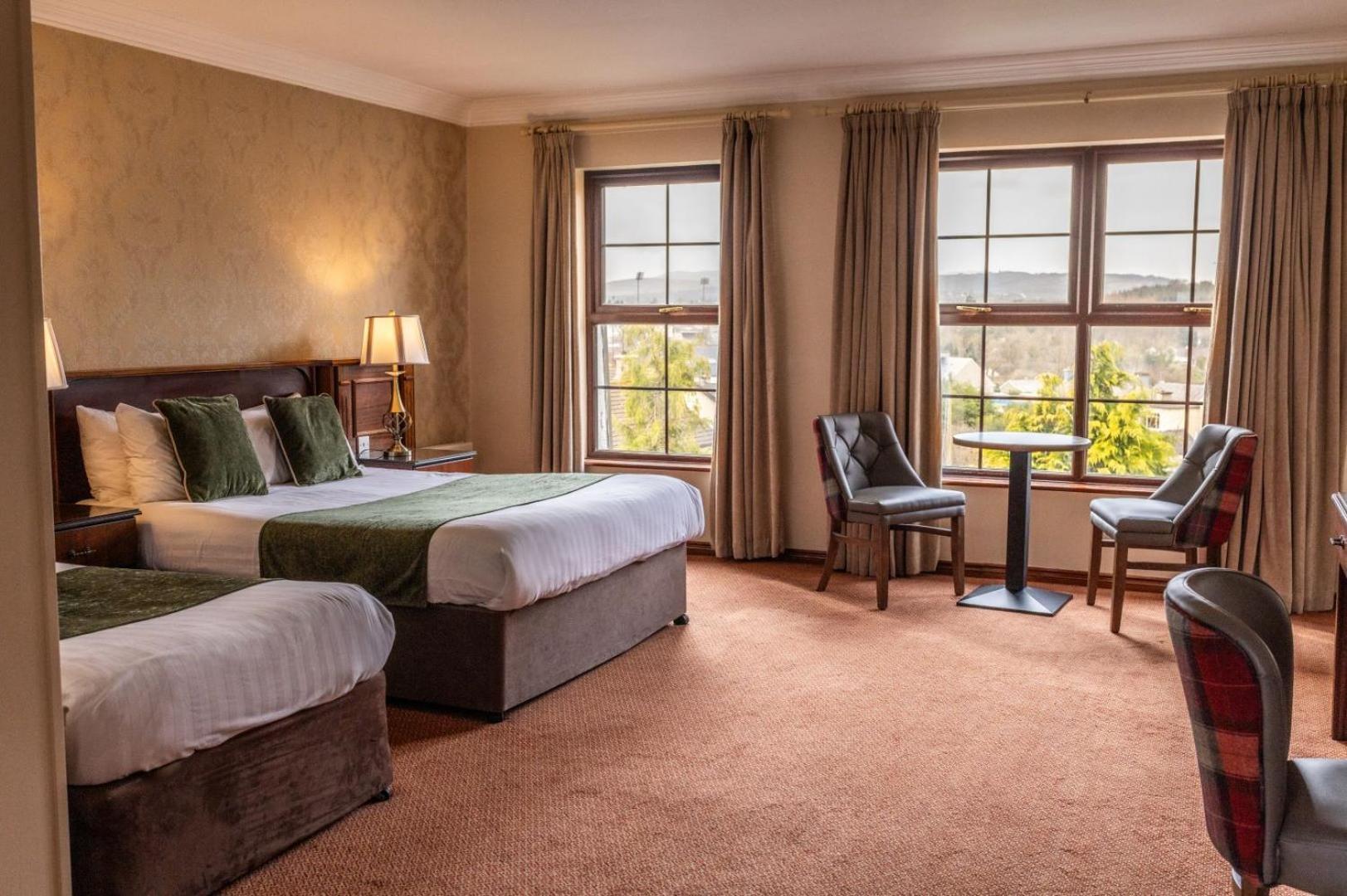 Kee'S Hotel Stranorlar Екстер'єр фото