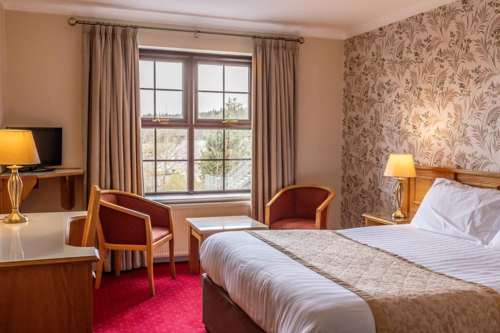 Kee'S Hotel Stranorlar Екстер'єр фото